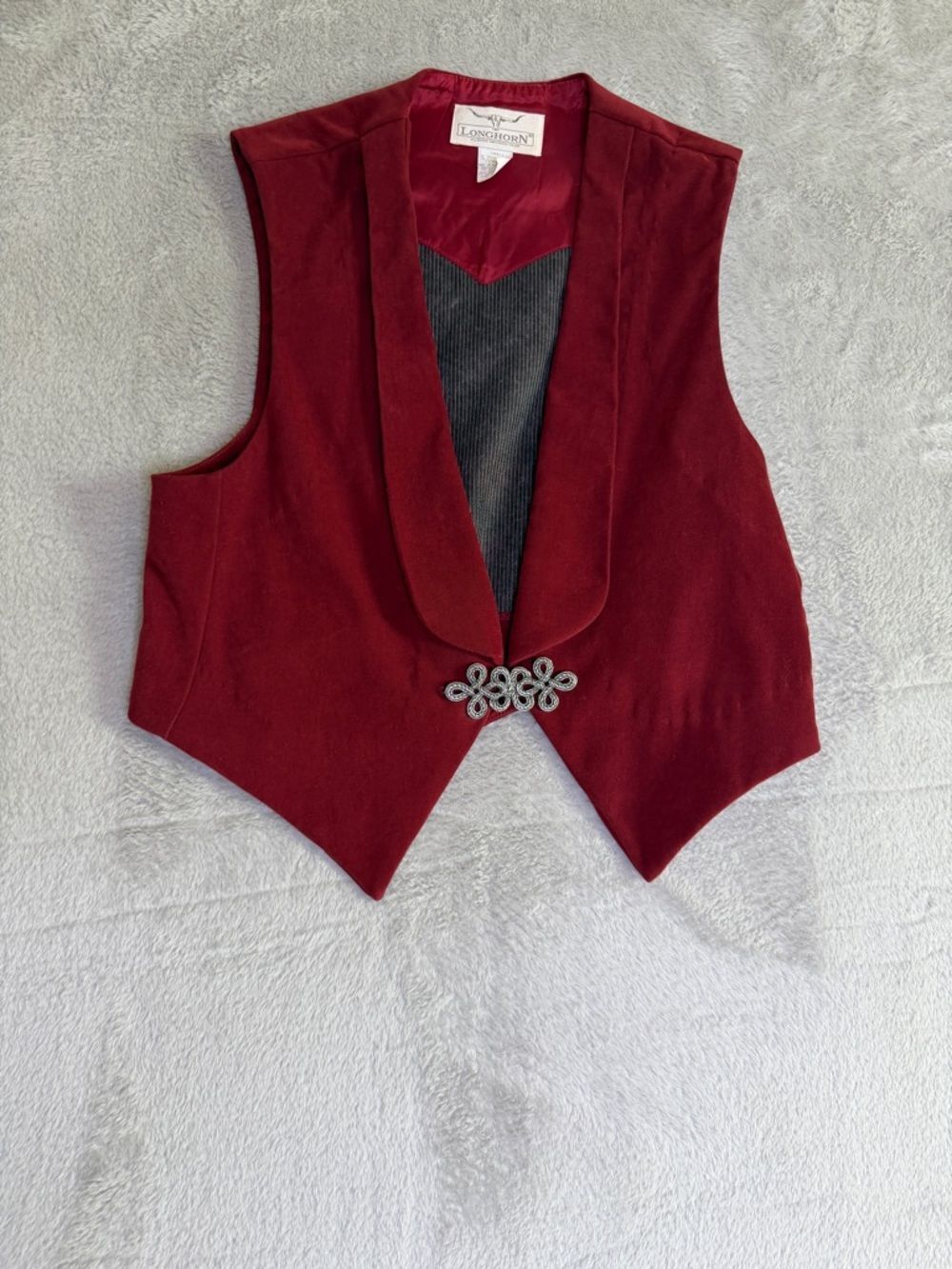 Longhorn Velvet BurgundyVintage Vest with Decorative Clasp S